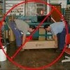 workers lifting box incorrectly Ineffective Manual Materials Lifting